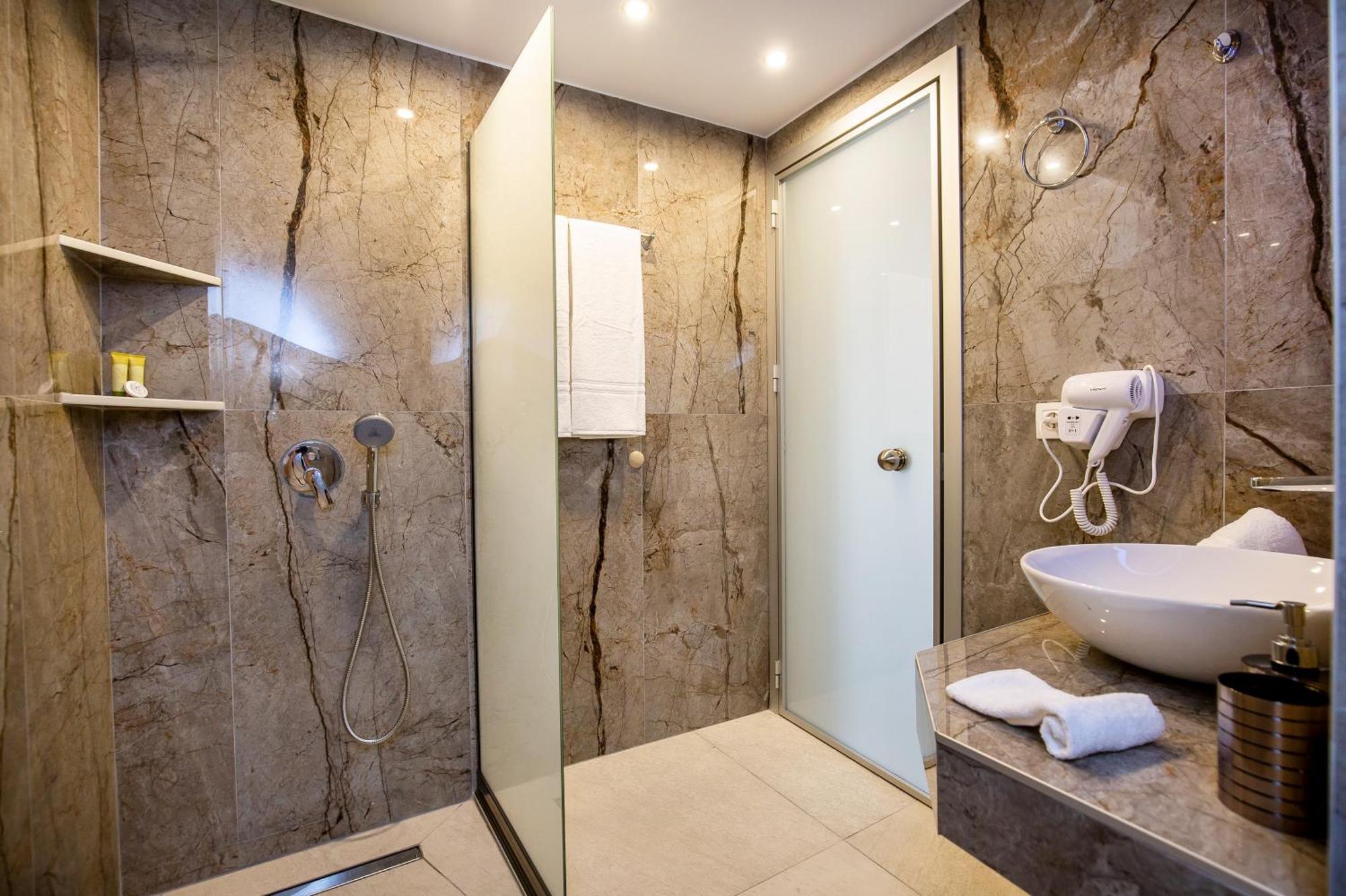 לימנריה Vlashi Apartments מראה חיצוני תמונה